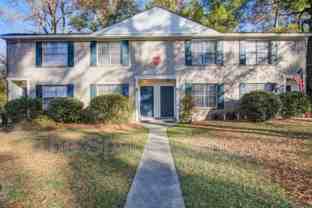 300 Crestview Dr #C - Photo 1 of 1