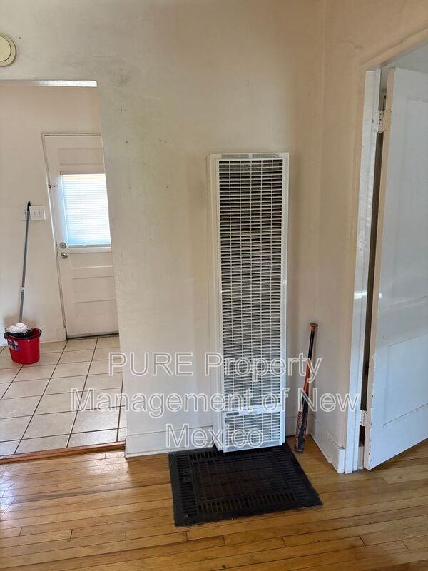 124 Aliso Drive Northeast #2 - Photo 2 of 9