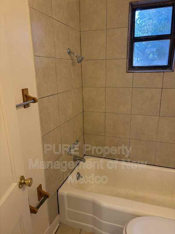 124 Aliso Drive Northeast #2 - Photo 5 of 9