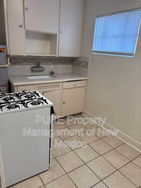 124 Aliso Drive Northeast #2 - Photo 6 of 9