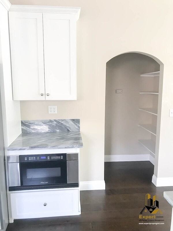 3107 San Carlos Way - Photo 4 of 11