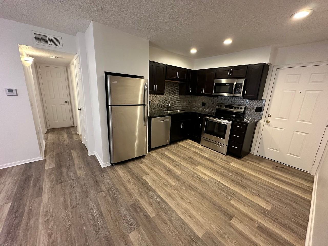 Perle At Mesta Park - Photo 5 of 33