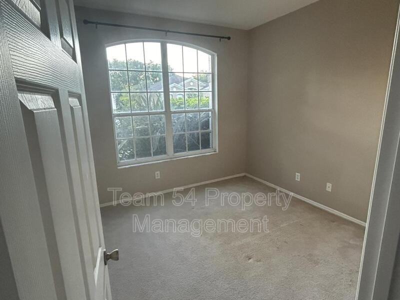 6323 Sturbridge Ct - Photo 5 of 12