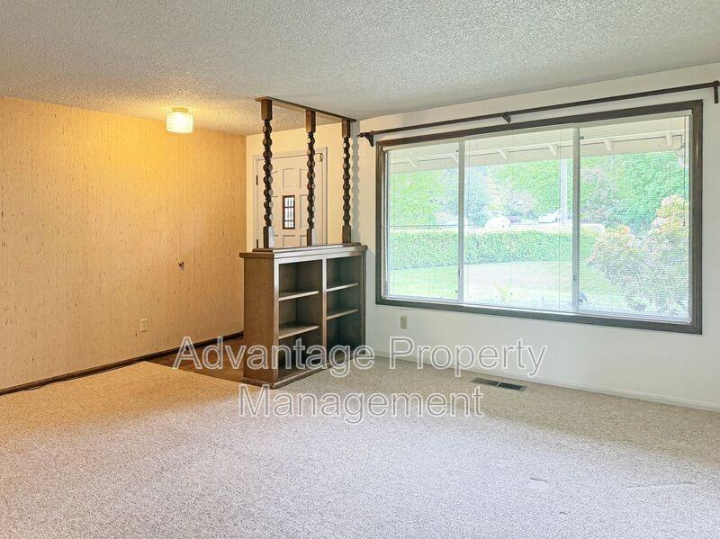 2350 Northwest Green Circle - Photo 3 of 40