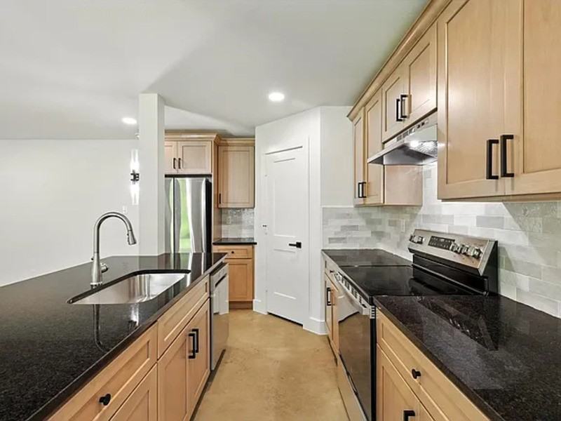 1004 Branch Street - Photo 5 of 39