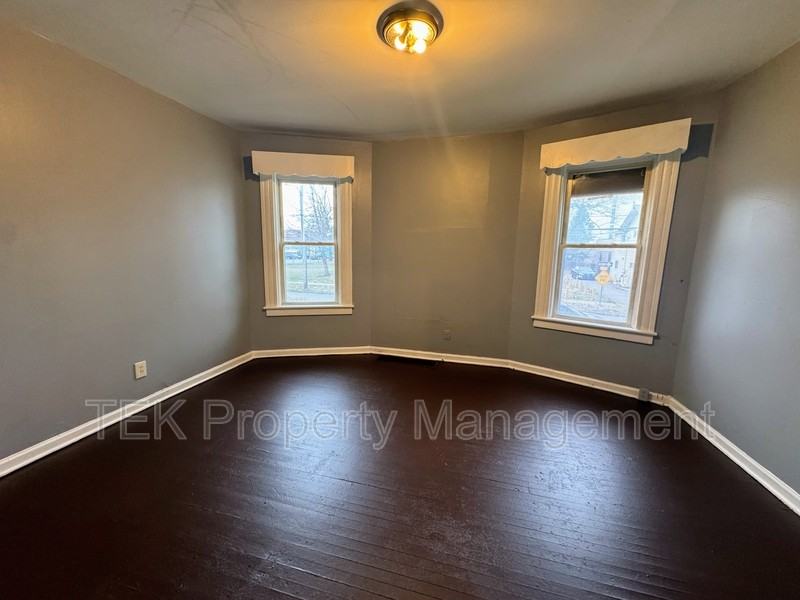 5 Lorimer Street - Photo 2 of 6