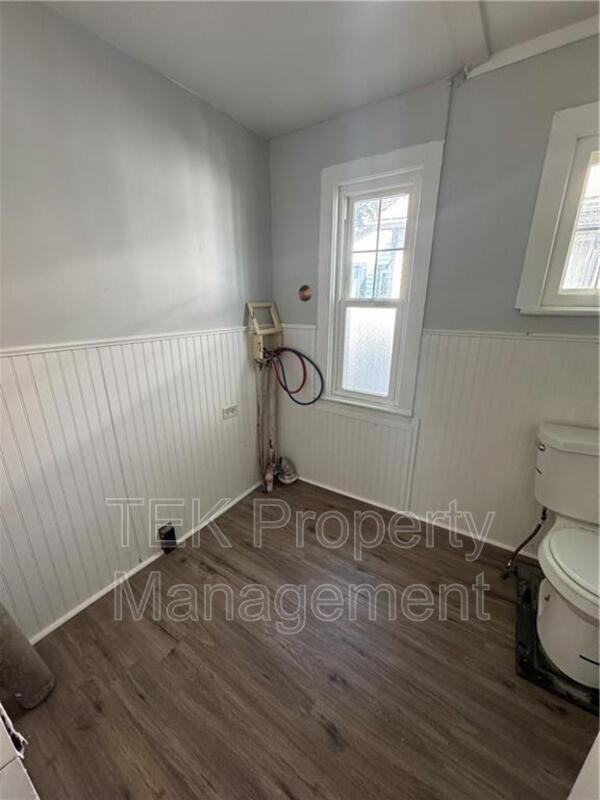 9 Straub Street - Photo 5 of 16