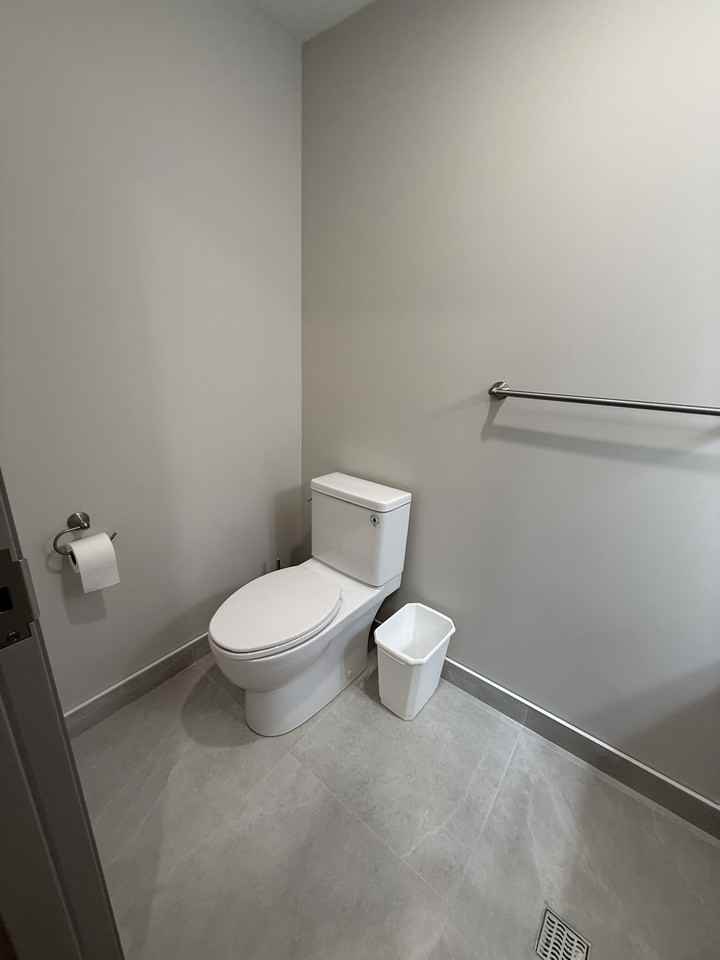 587a College Street - Photo 7 of 31