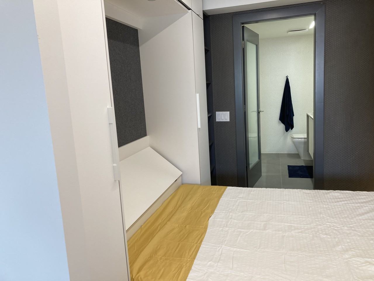 550 East Broadway #207 - Photo 6 of 11