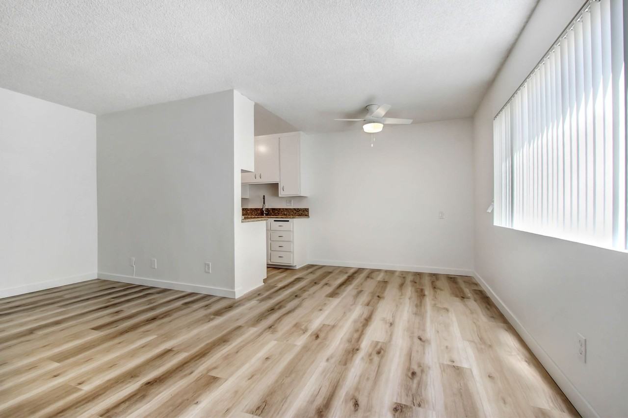 1550 Saltair Ave, prime West LA location! - Photo 3 of 4