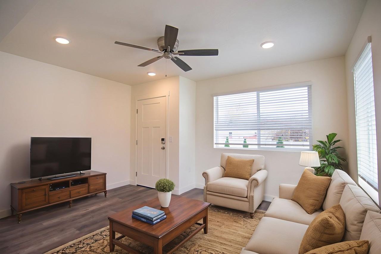 440 W 1025 S - Photo 6 of 18