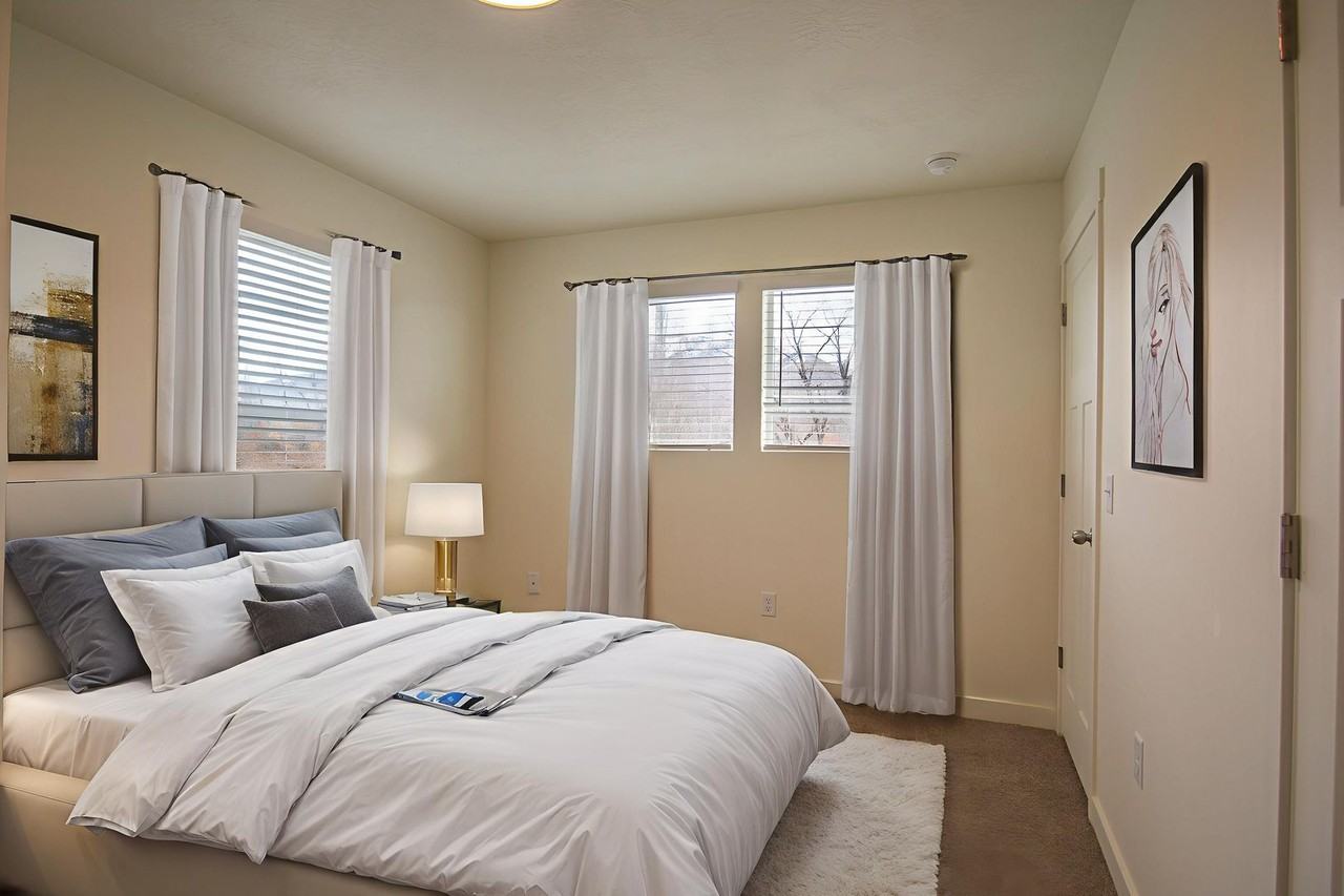 440 W 1025 S - Photo 7 of 18