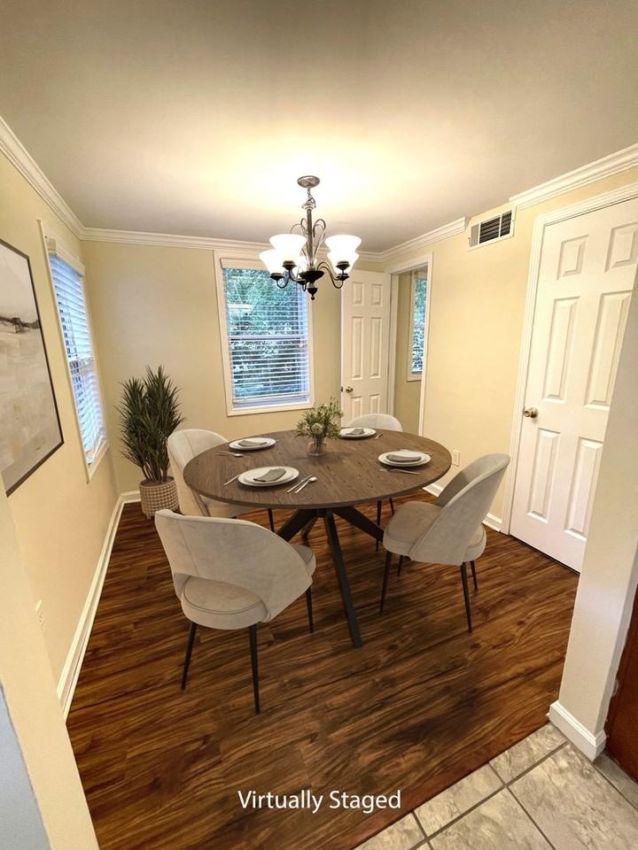 Windsor Ct - Photo 5 of 17