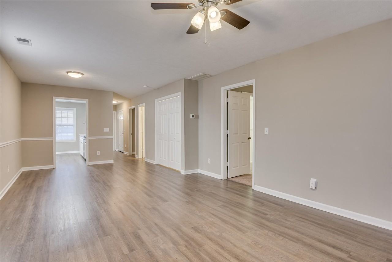 Kelly Drive Townhomes - Photo 5 of 21