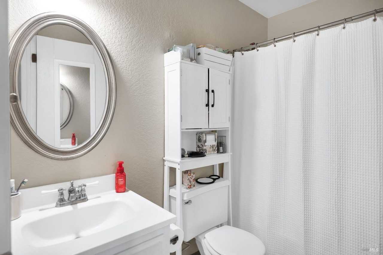 18823 Beatrice Dr #A - Photo 5 of 7