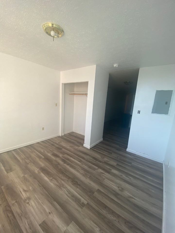 305 Mercer St - Photo 7 of 20