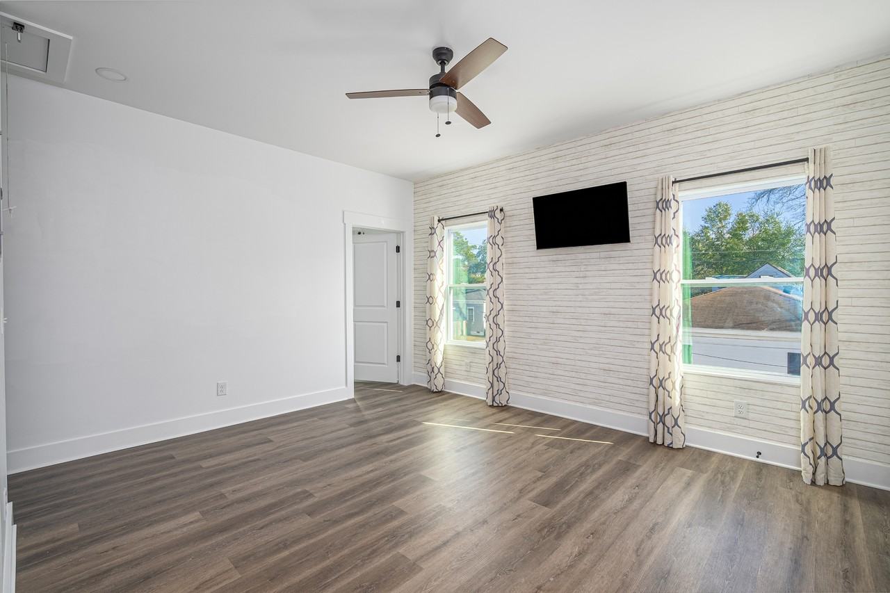 637 East Anderson Street - Photo 3 of 50