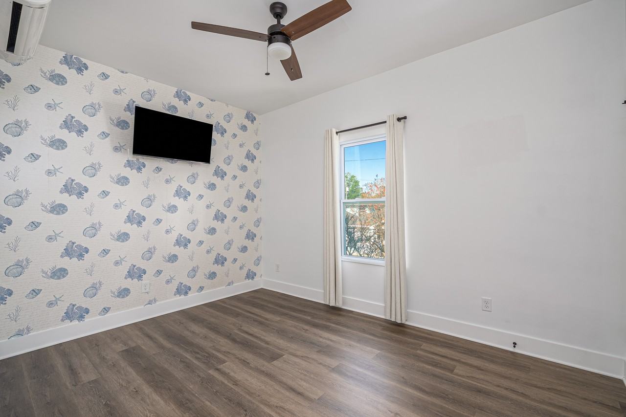 637 East Anderson Street - Photo 6 of 50