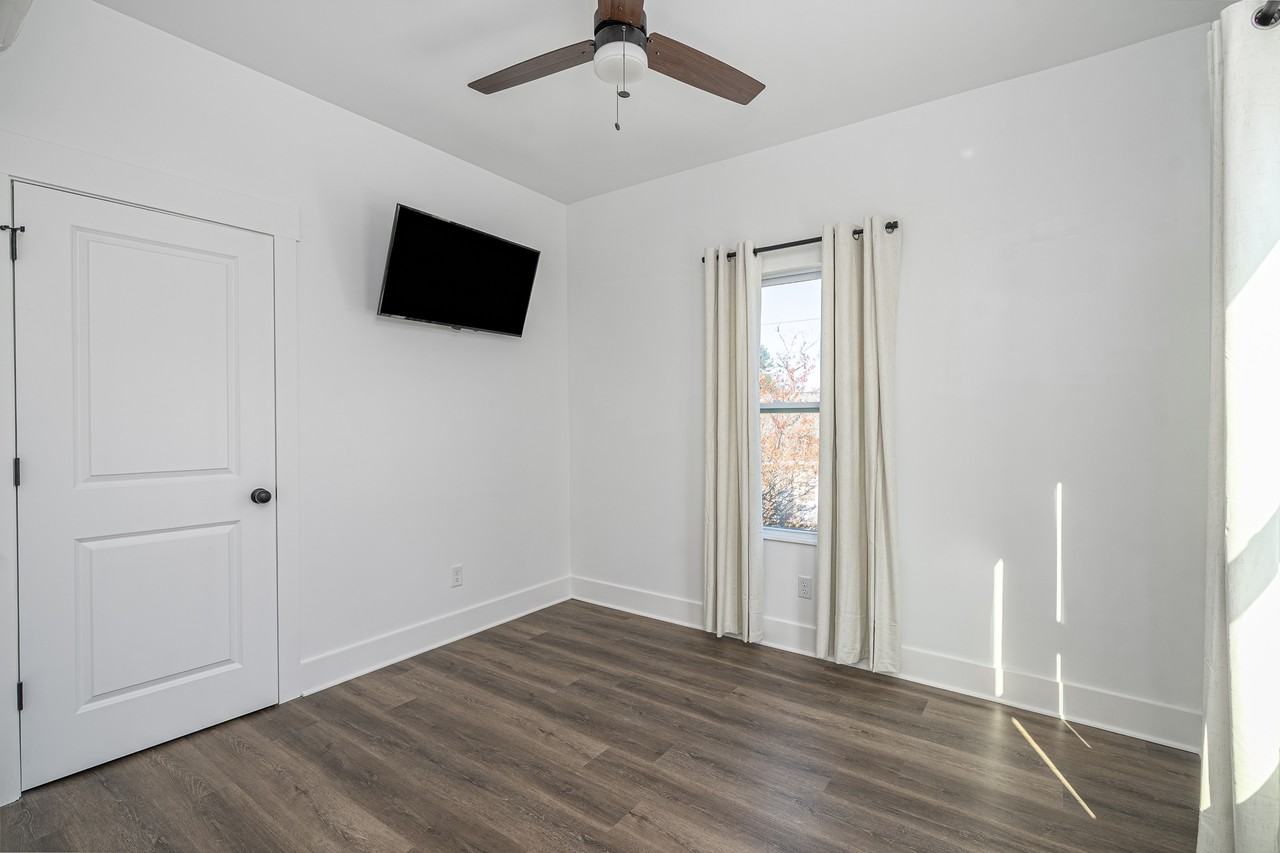 637 East Anderson Street - Photo 7 of 50