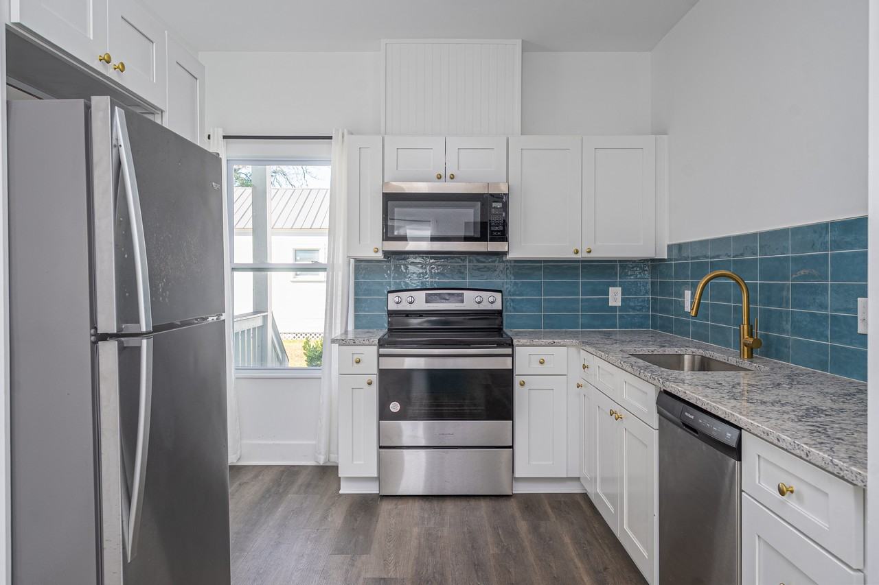 637 East Anderson Street - Photo 2 of 24