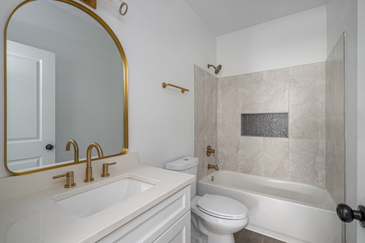 637 East Anderson Street - Photo 7 of 24