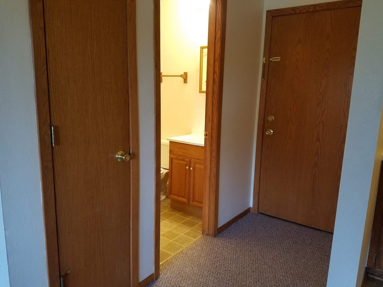 313 E Market St - Photo 6 of 8