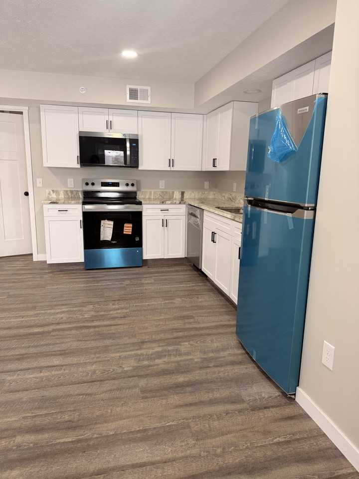 216 Wilcox Parkway - Photo 3 of 33