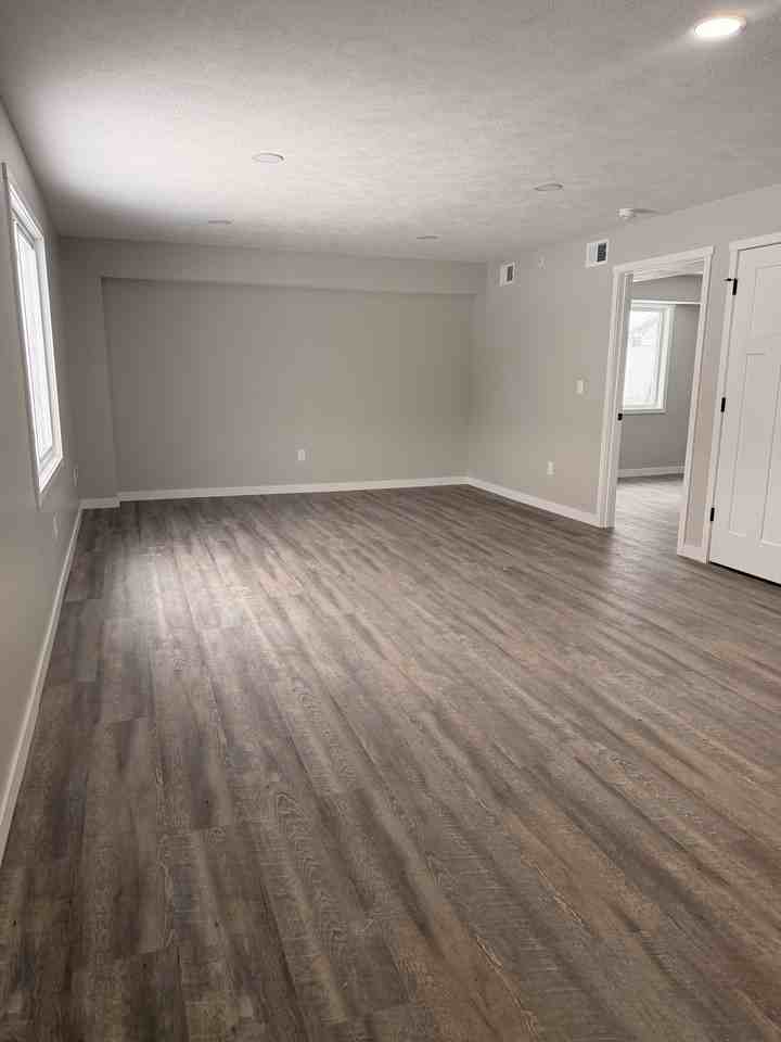 216 Wilcox Parkway - Photo 6 of 33