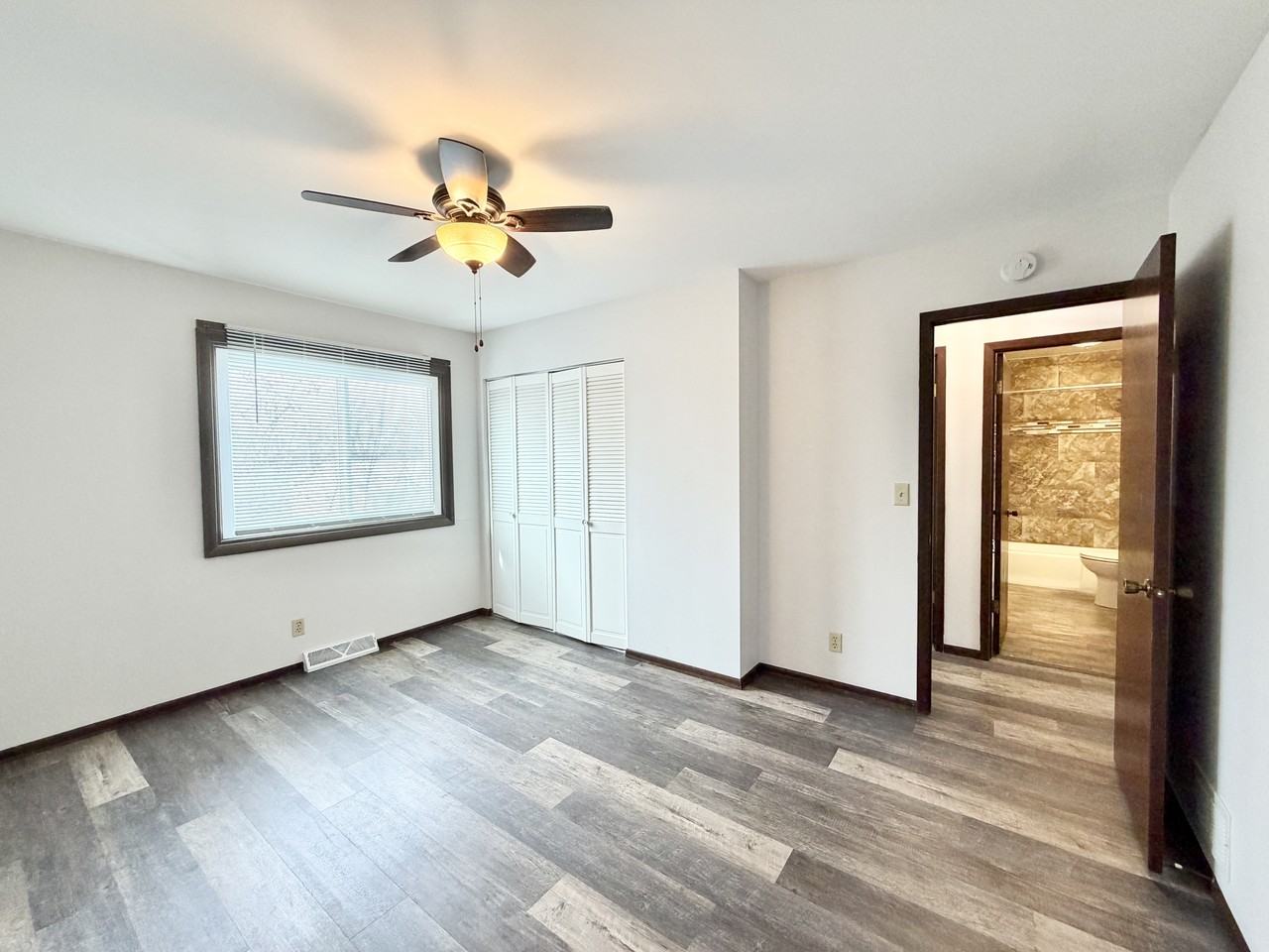 117 York Road - Photo 3 of 14