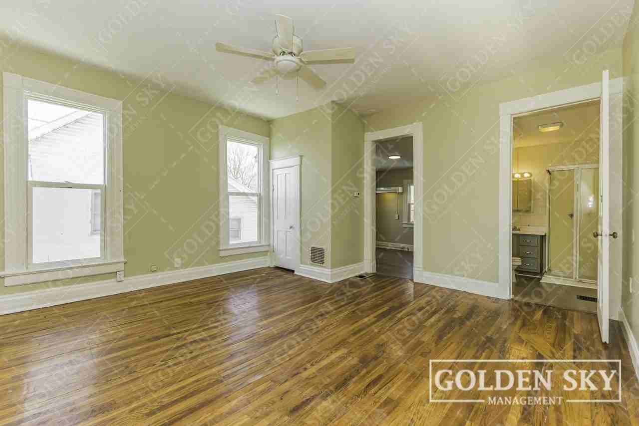 900 1/2 West Main Street - Photo 6 of 23