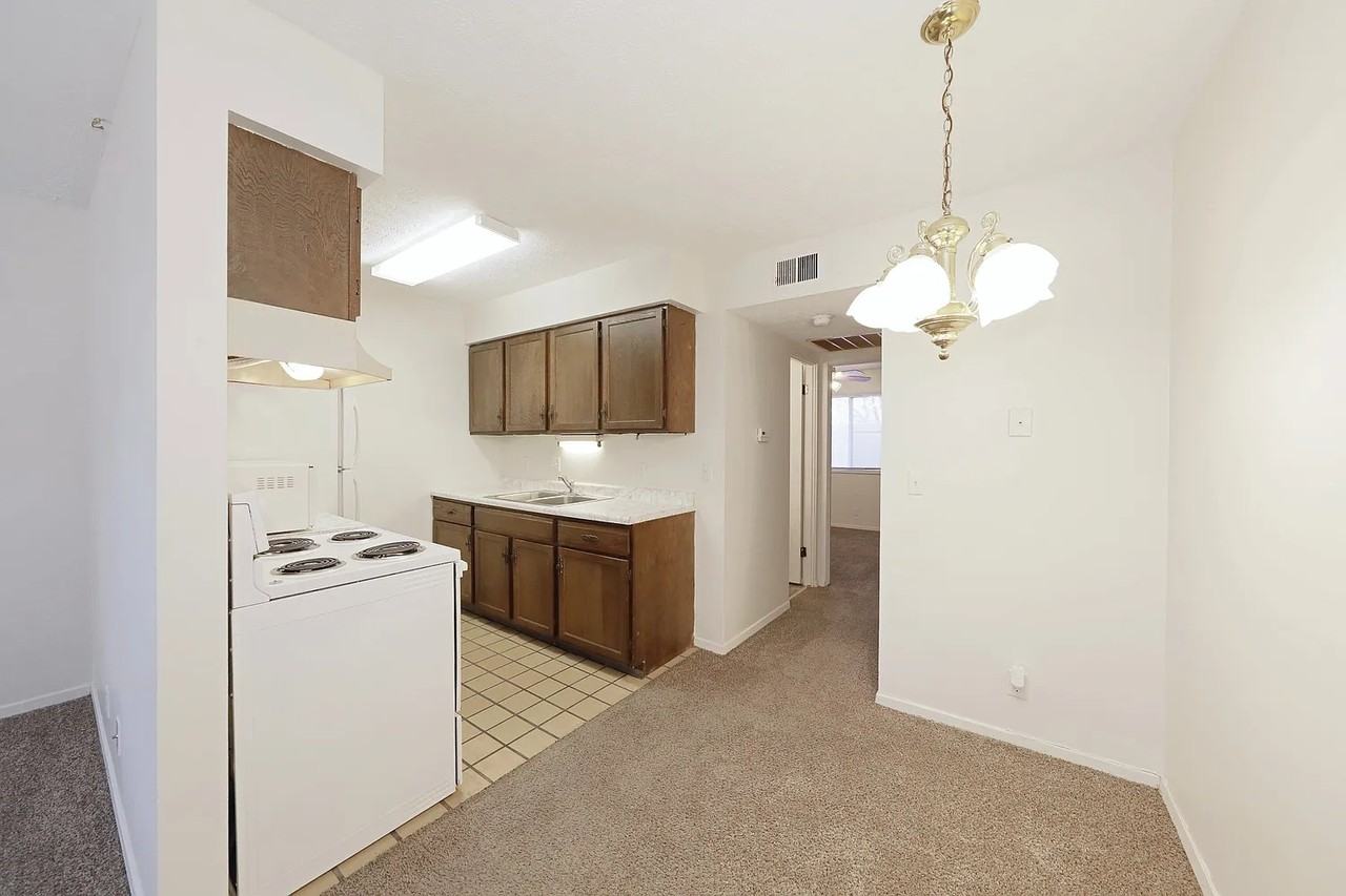 2825 North 47th Street - Photo 3 of 8