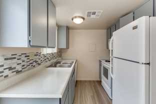 $500 off move in, Ready for Immediate Move in! - Photo 1 of 1