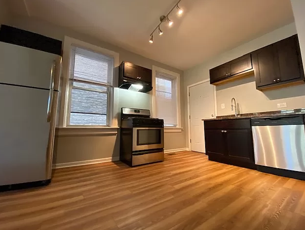 1437 N Cleaver Street - Photo 4 of 14