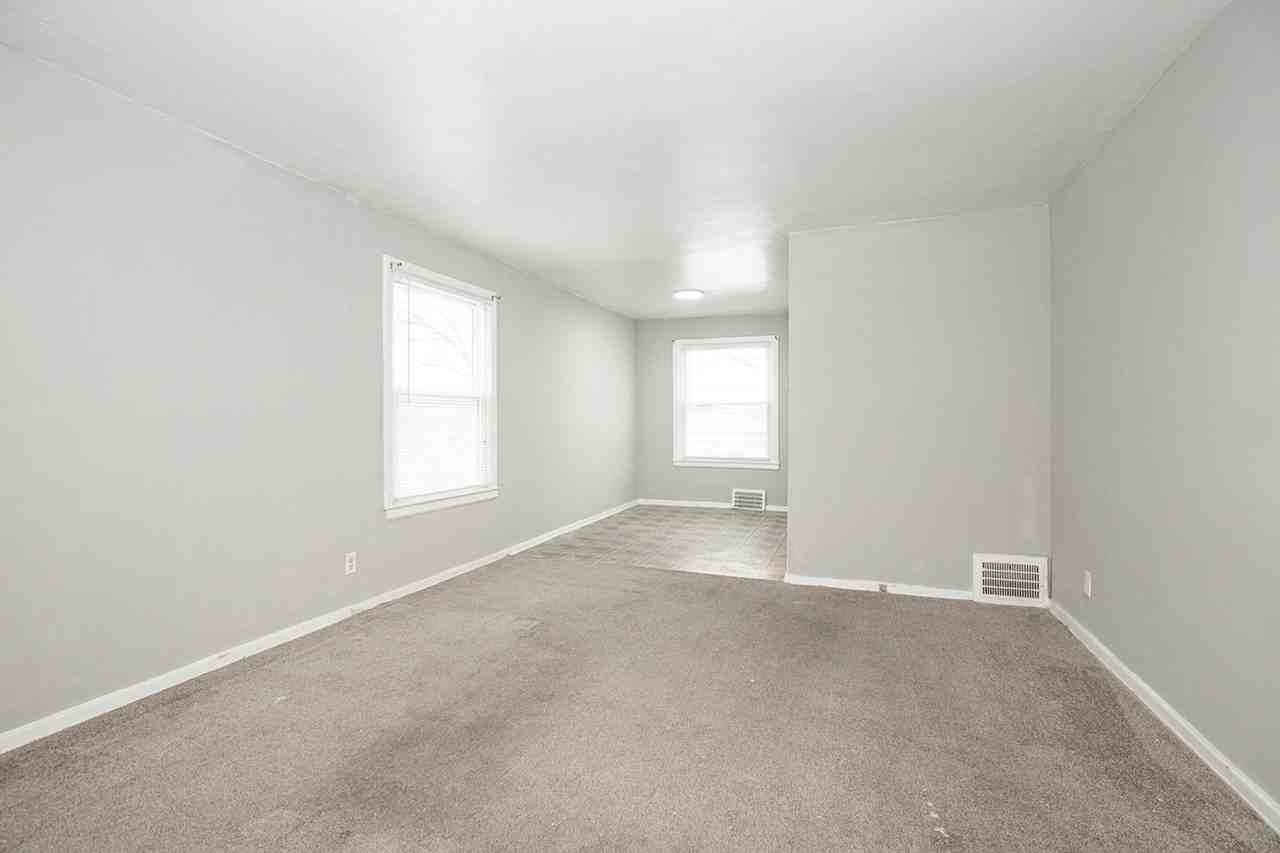 25551 Tungsten Rd - Photo 3 of 17