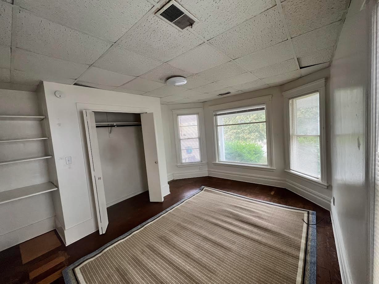 709 Academy Street - Photo 3 of 4