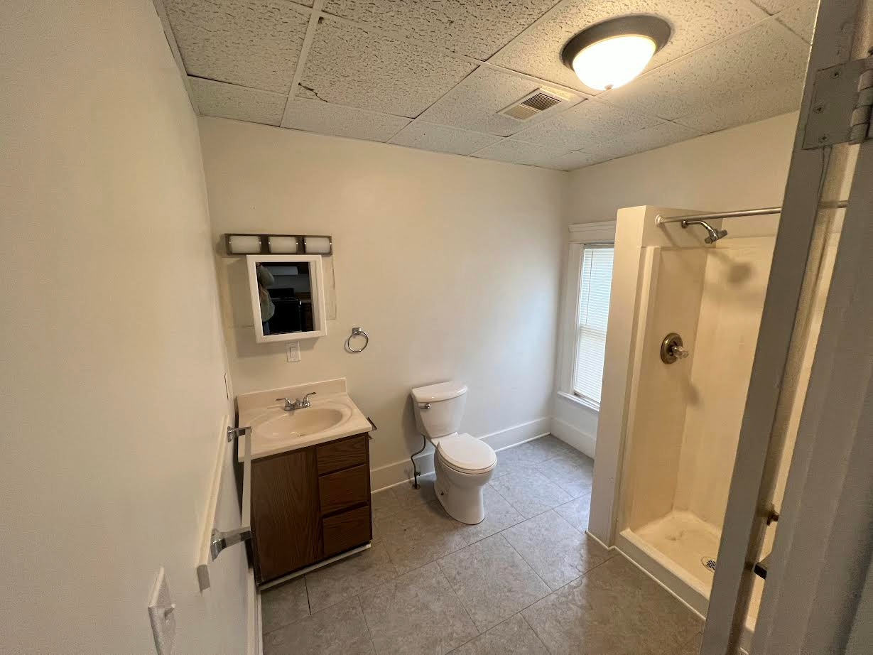 709 Academy Street - Photo 4 of 4