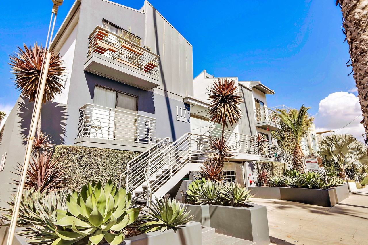 117 Pacific St. in Sant Monica - Photo 4 of 4