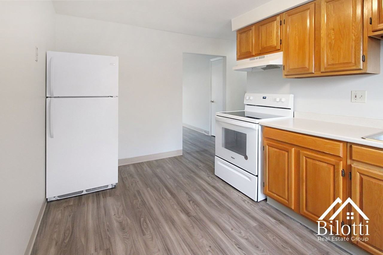 170 Pawtucket Avenue - Photo 2 of 12