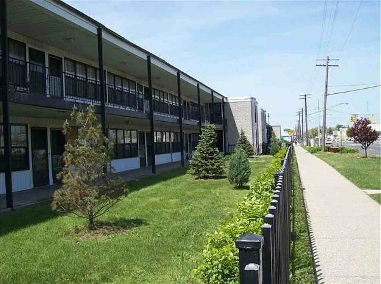 16623 Schaefer Highway - Photo 7 of 30