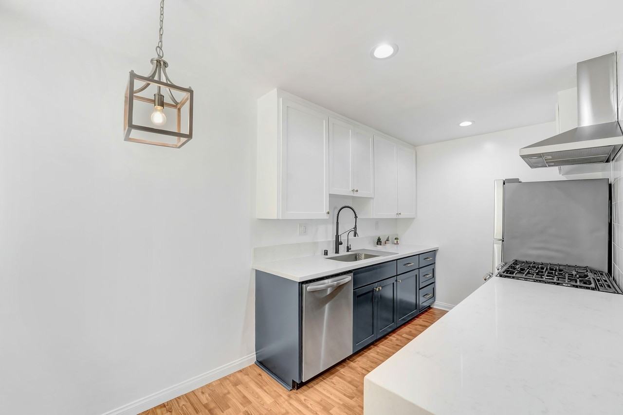 1449 Princeton St in Santa Monica - Photo 3 of 4