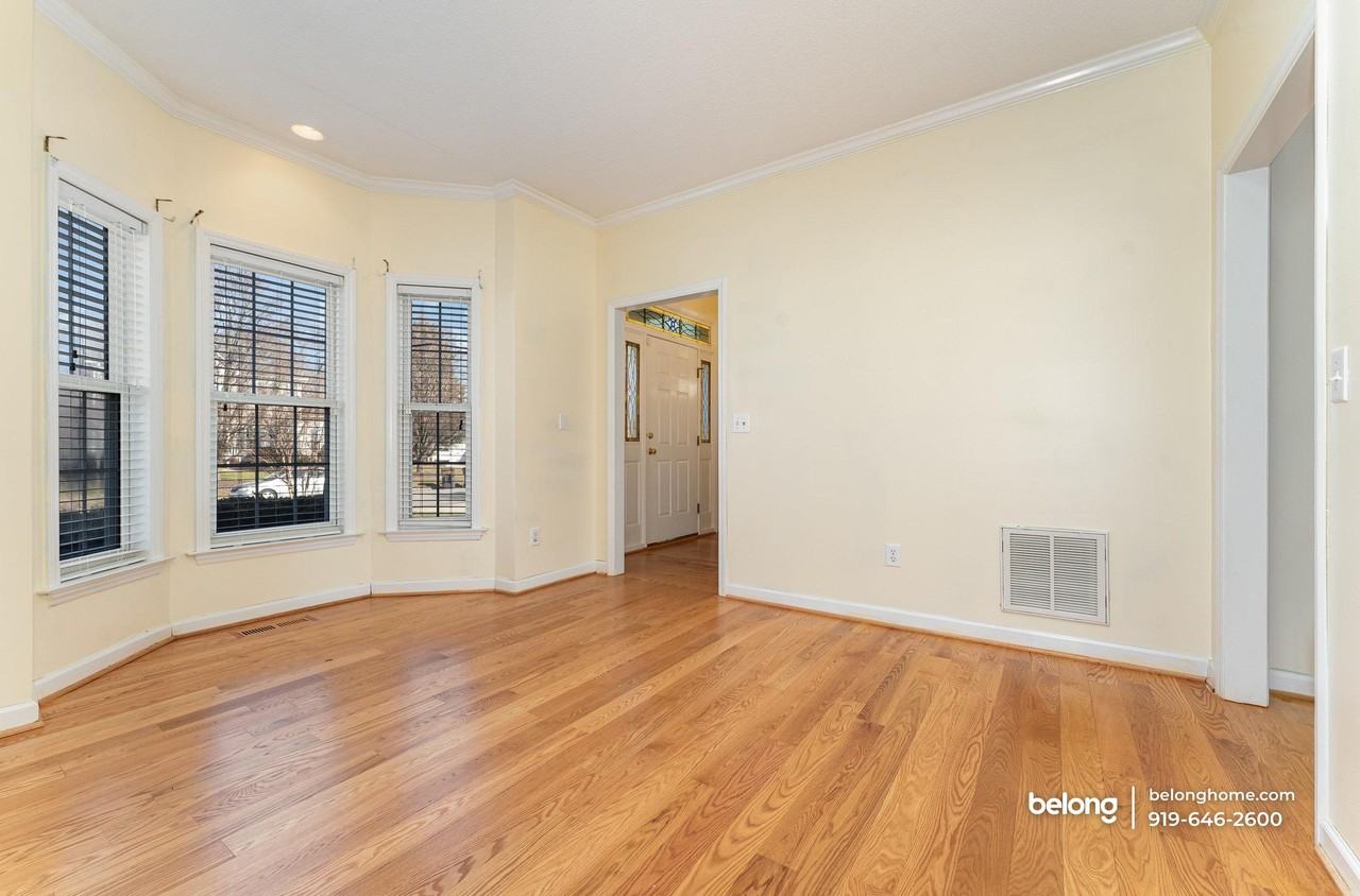 4332 Southern Oak Drive - Photo 7 of 31