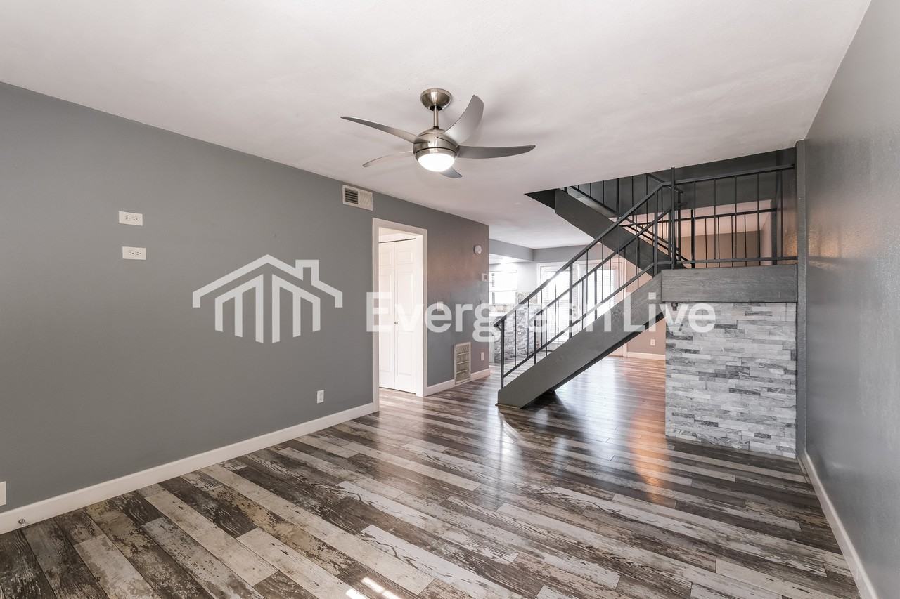 4637 N 21st Ave - Photo 4 of 16