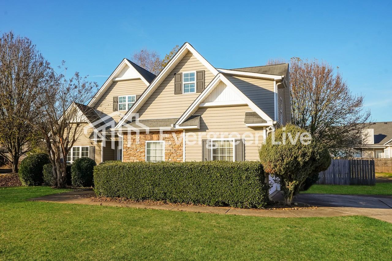 102 Ruby Way - Photo 2 of 15