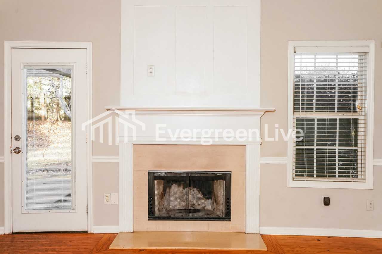 102 Ruby Way - Photo 3 of 15