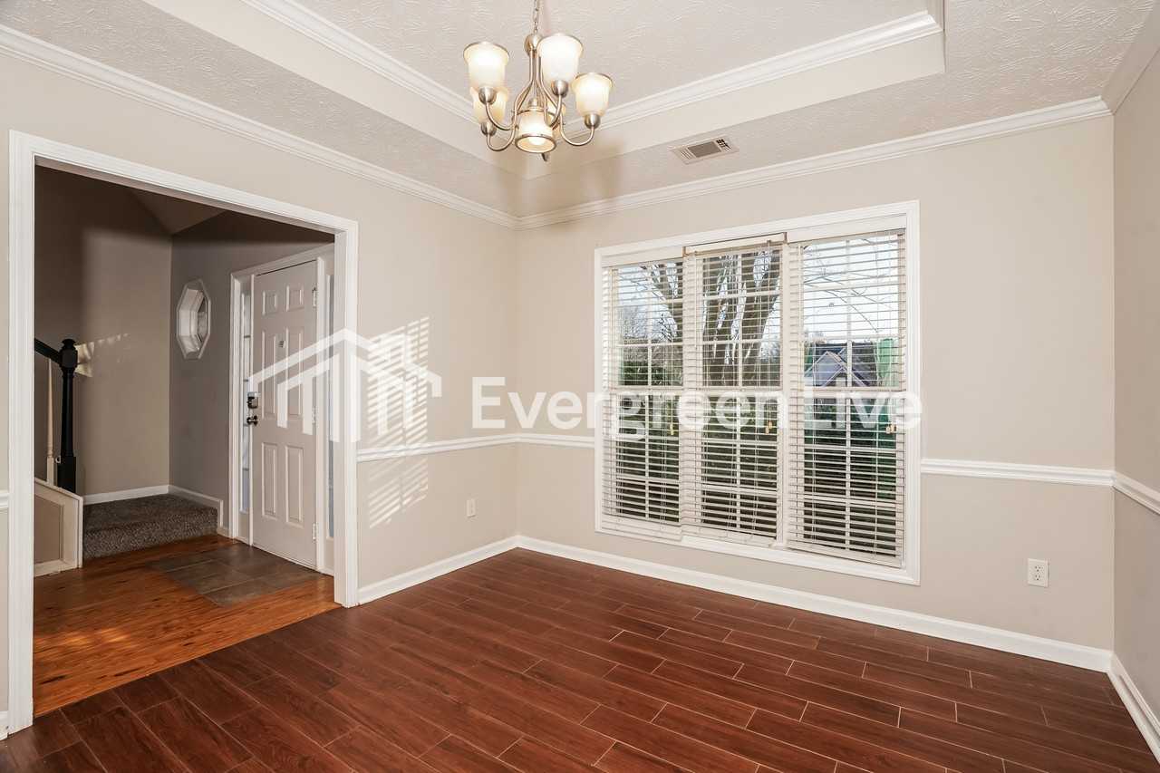 102 Ruby Way - Photo 5 of 15