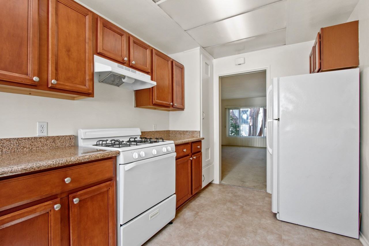 1234 10th St in Santa Monica - Photo 2 of 3