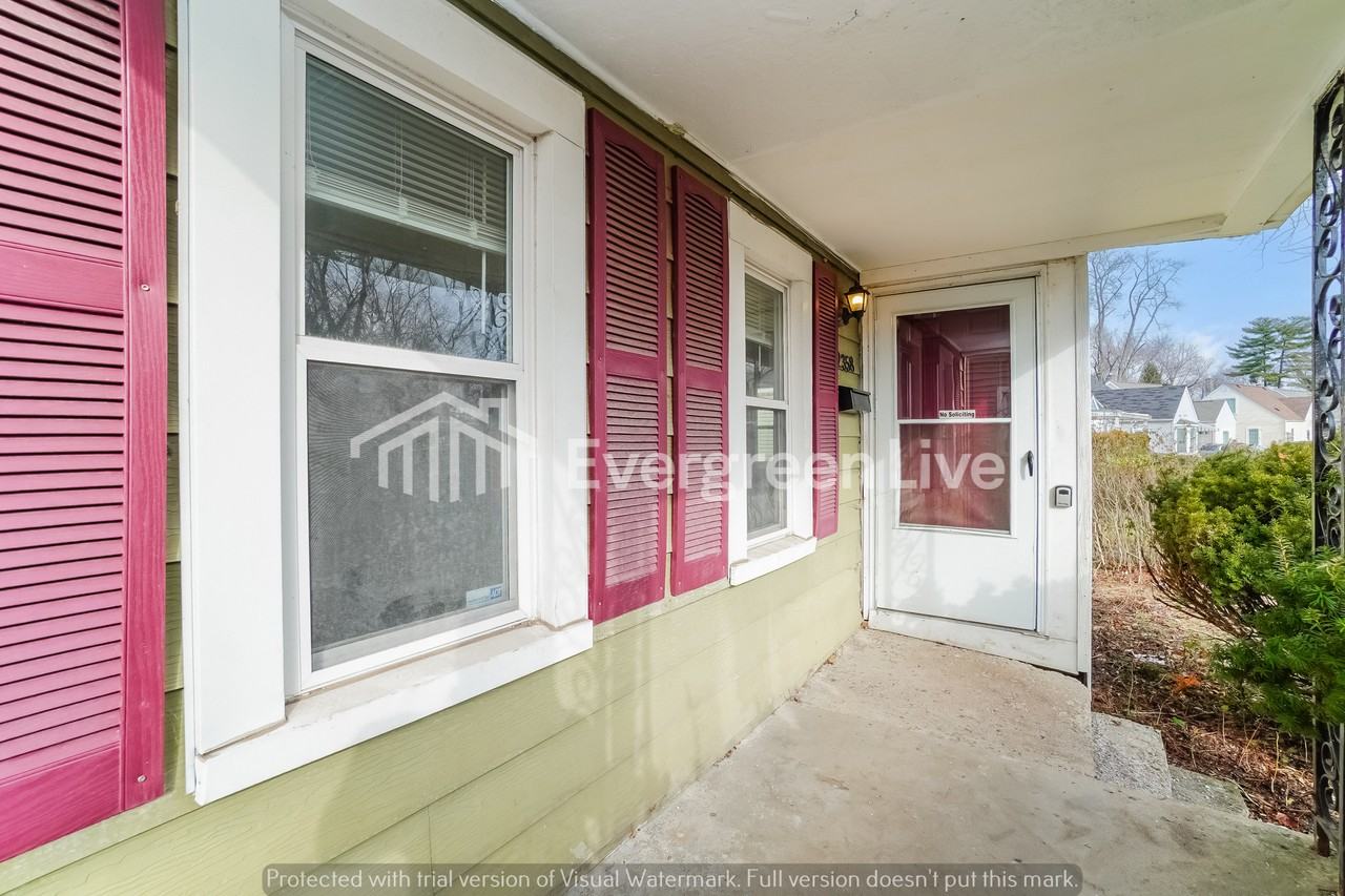 2358 Meredith Dr - Photo 4 of 16