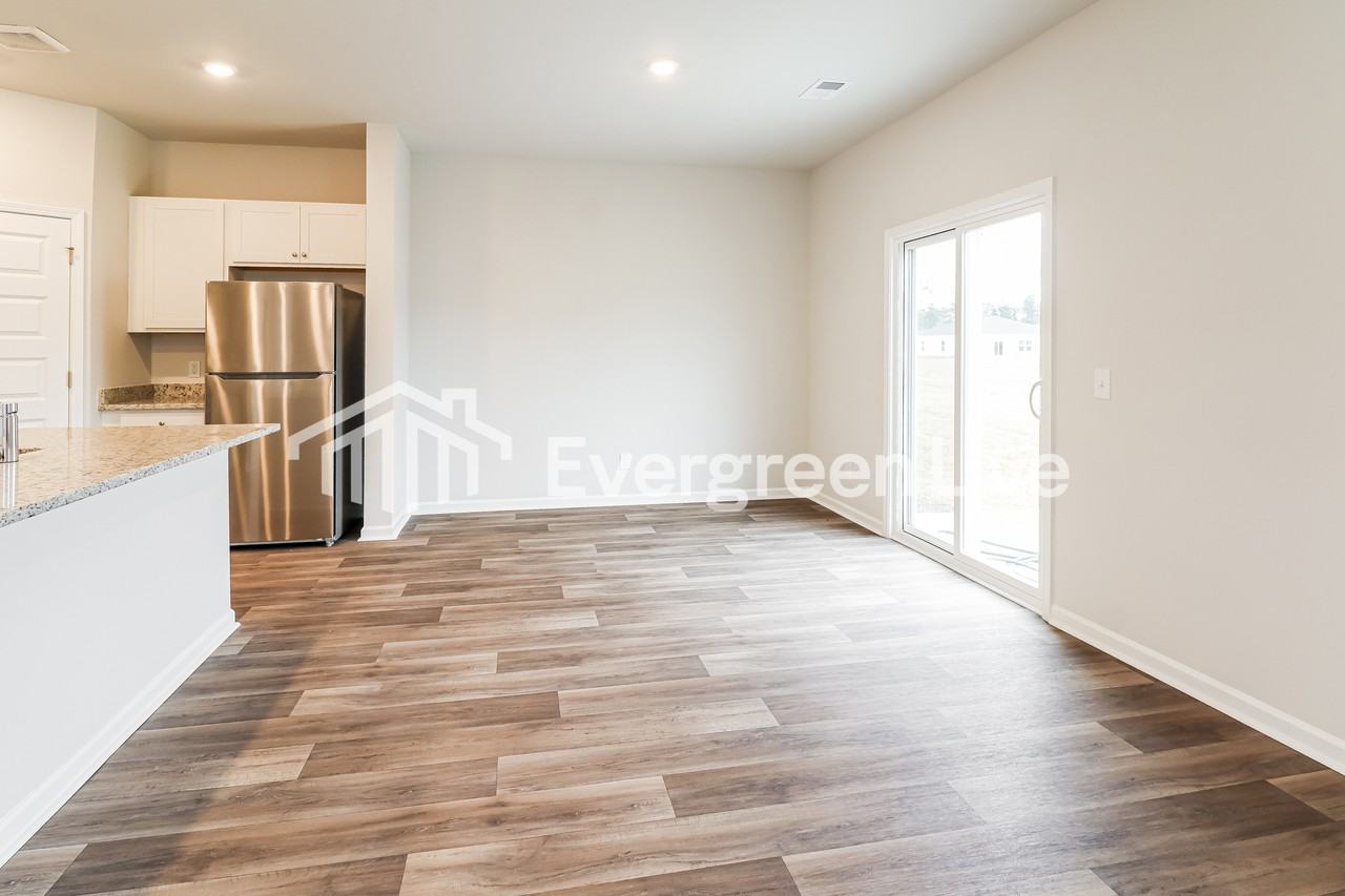 100 Crimson Ln - Photo 3 of 16