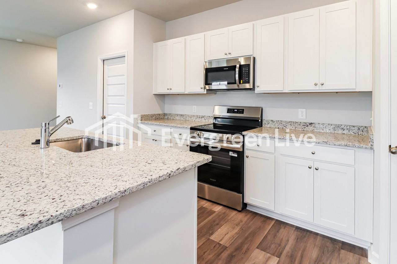 100 Crimson Ln - Photo 6 of 16