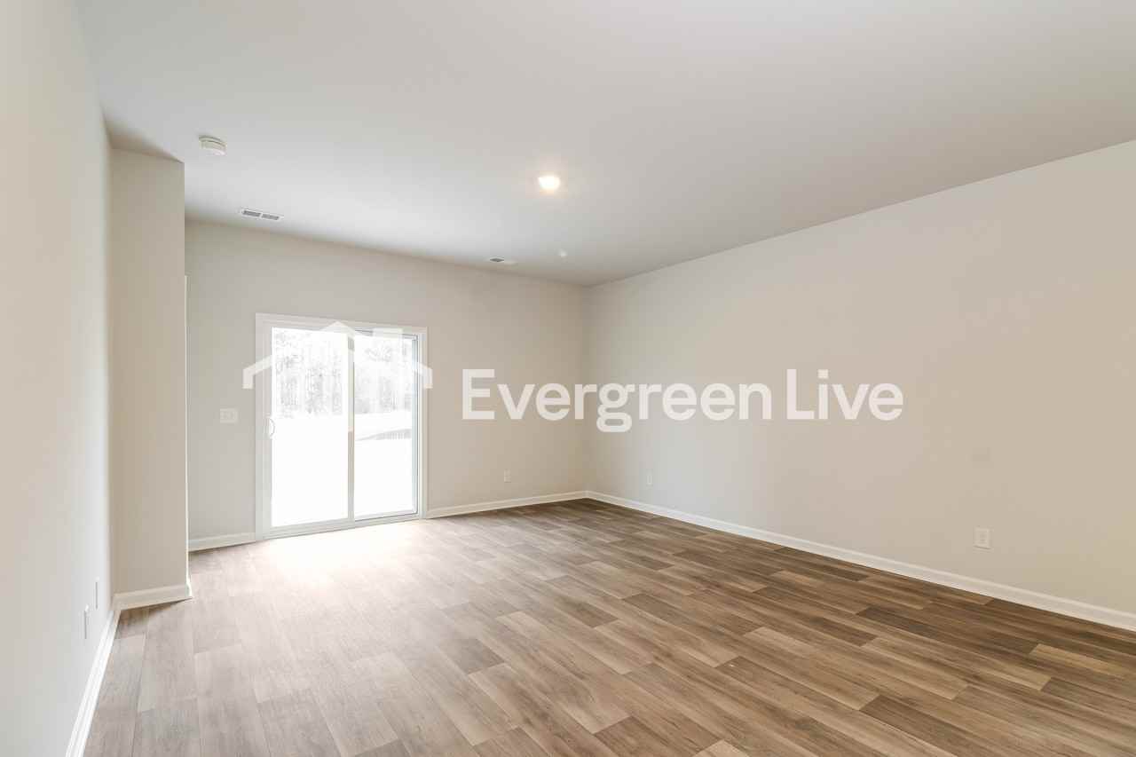 130 Barefoot Dr - Photo 4 of 16